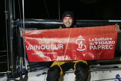 Corentin Horeau, Banque Populaire, 6ème a passer la ligne d'arrivée de l'étape 3 avant jury, La Solitaire du Figaro Paprec 2023 - Piriac sur Mer, le 14/09/2023