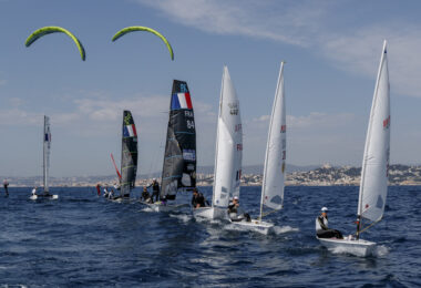 15/04/2024, Marseille (FRA), présentation des sélectionnés olympiques français en voile pour les Jeux Olympiques de Paris 2024.  Alex Mazella (Kite hommes - Formula Kite); Laurianne Nolot (Kite femmes - Formula Kite); Nicolas Goyard (Planche à voile hommes - iQFoil); Hélène Noesmoen (Planche à voile femmes- iQFoil); Camille Lecointre-Jeremie Mion (dériveur double mixte - 470); Louise Cervera (Dériveur femmes - ILCA 6); Jean-Baptiste Bernaz (Dériveur hommes - ILCA 7); Tim Mourniac - Lou Berthomieu (Multicoque mixte - Nacra 17); Clément Péquin - Erwan Fischer (Skiff hommes - 49er); Sarah Steyaert-Charline Picon (Skiff femmes - 49er FX).